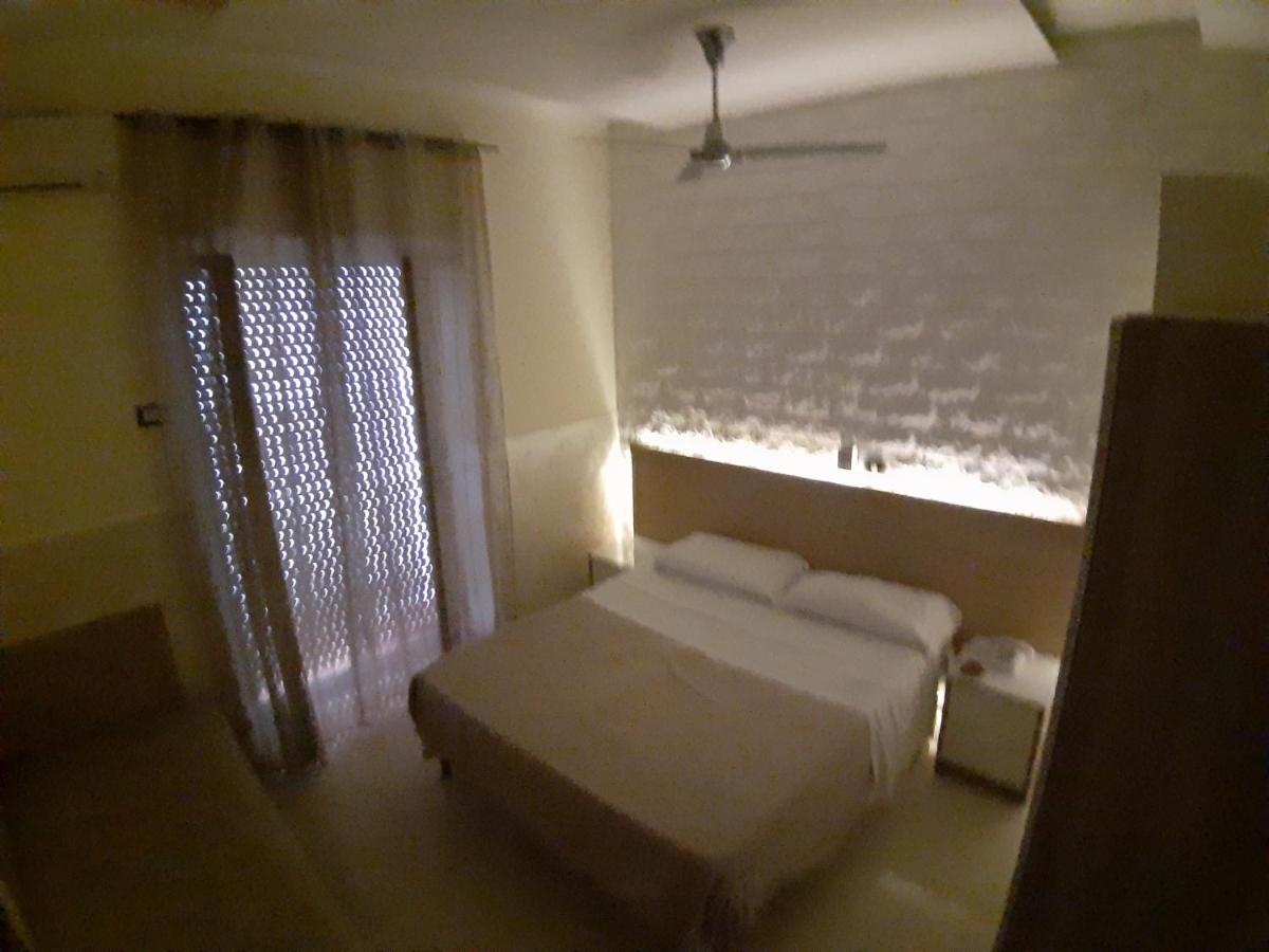 נאפולי Albergo Viola מראה חיצוני תמונה