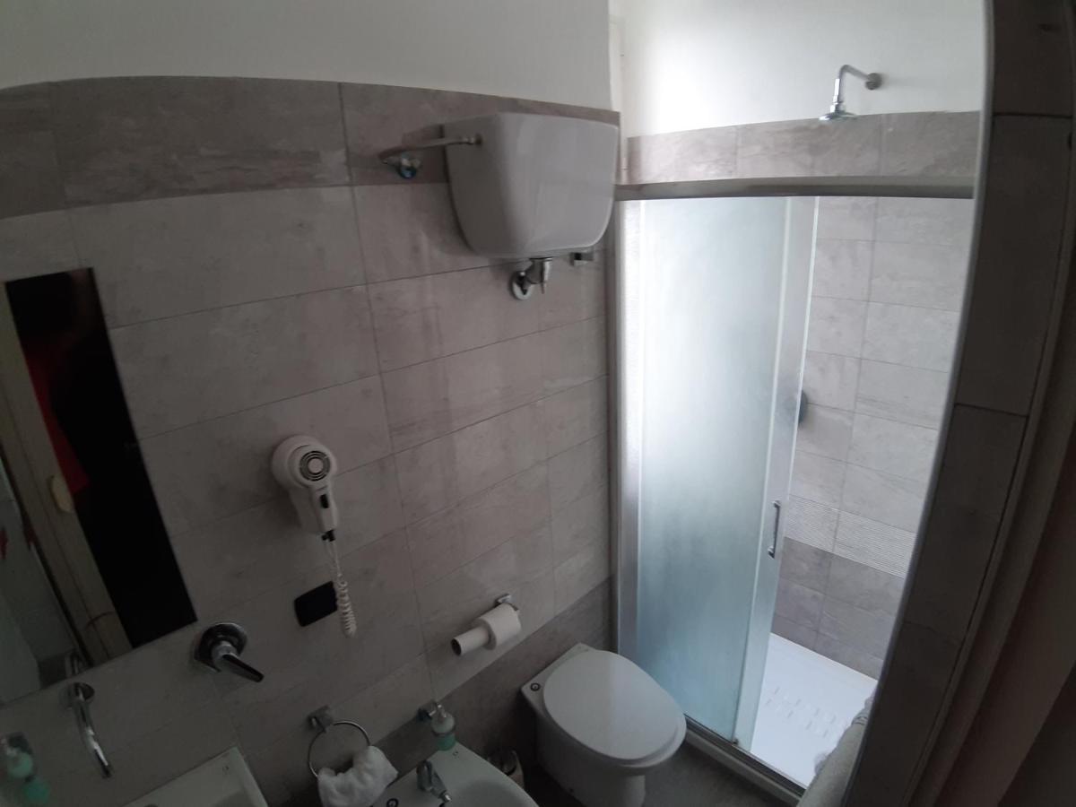 נאפולי Albergo Viola מראה חיצוני תמונה